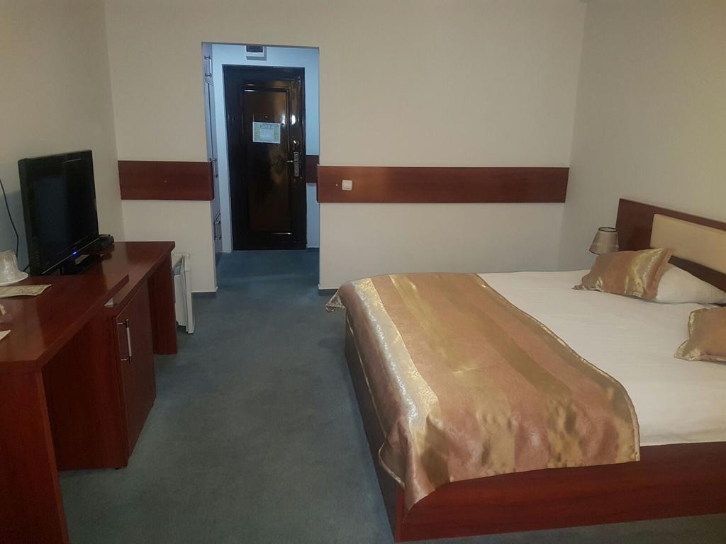 كرايوفا Hotel Lido المظهر الخارجي الصورة