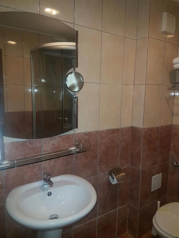 كرايوفا Hotel Lido المظهر الخارجي الصورة